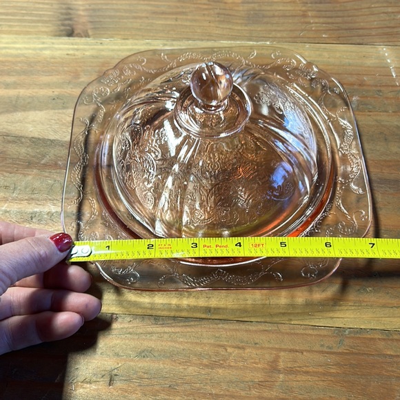 Pink depression glass covered dish - Picture 6 of 8